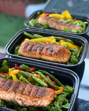 Load image into Gallery viewer, Blackened Salmon w/ Sautéed Garlic Bell Peppers &amp; String Beans
